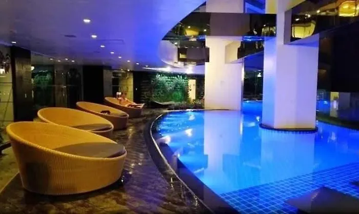 Apartment Affordable At Gramercy Makati With Balcony & Parking *