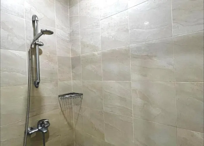 Apartment Affordable At Gramercy Makati With Balcony & Parking