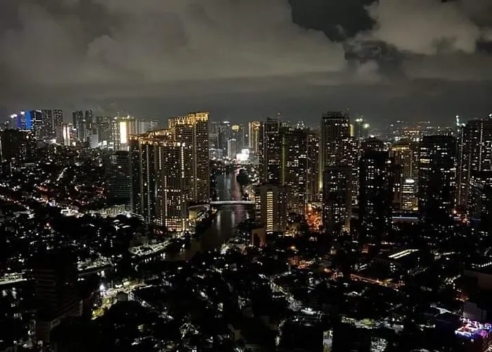 Apartment Affordable At Gramercy Makati With Balcony & Parking